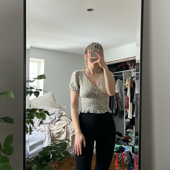 Floral top - Picture 1 of 3